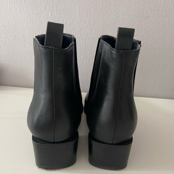 Mark Fisher (Everlane) - Picture 3 of 4